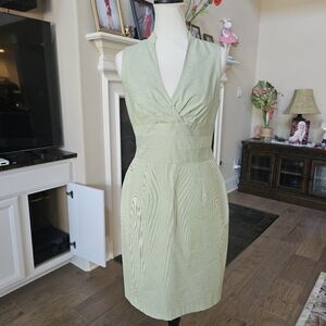 Kay Unger Light Green Sleeveless Midi Dress